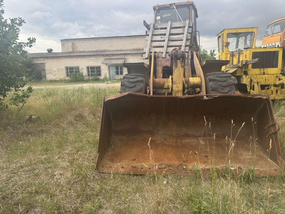 Фронтальний навантажувач