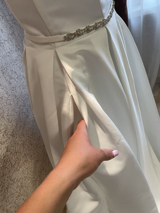 Весільна сукня в ідеальному стані