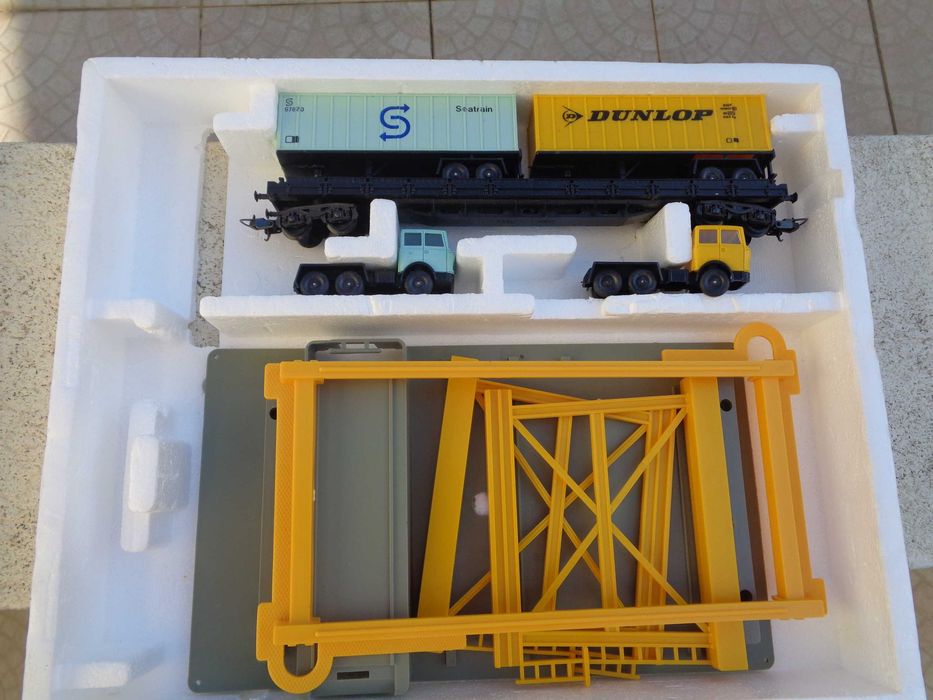 1:87 HEMA sistema de descarga de camiões pista de comboio - incompleta !!!
