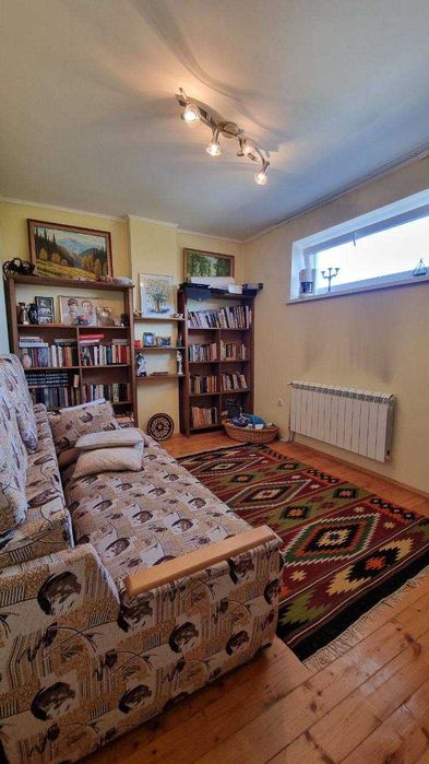 Продається стильний жилий будинок з меблями та технікою