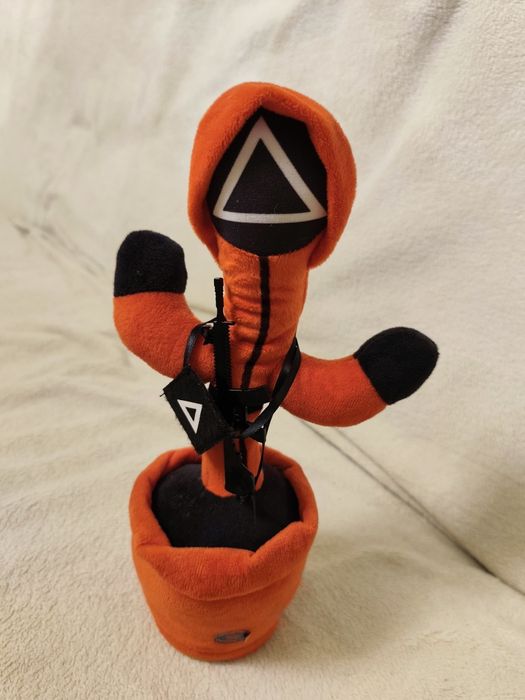 Танцующий кактус по типу игры в кальмара