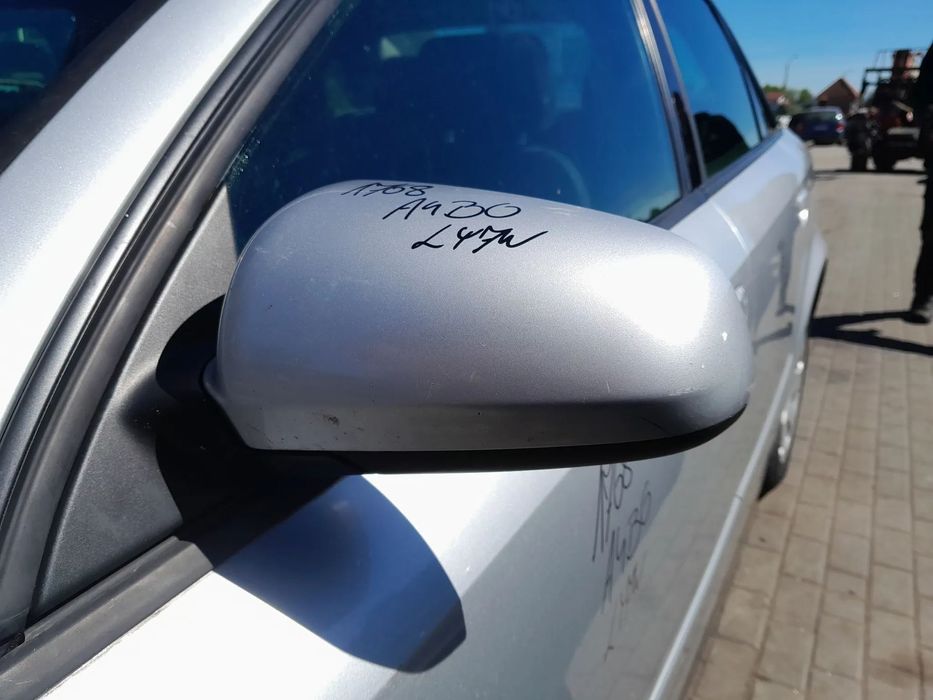 AUDI A4 B6 LUSTERKO LEWE PRZEDNIE LEWY PRZÓD KOLOR: LY7W
