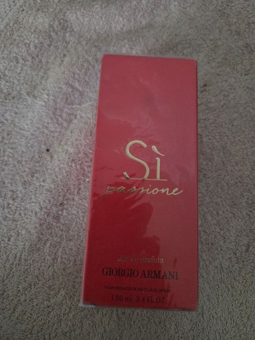 Giorgio Armani Sì Passione.