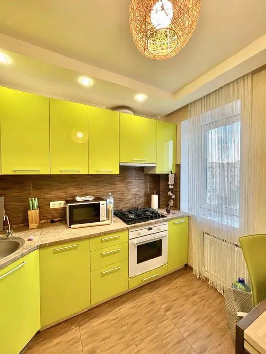 Пропонуємо вам 1 кімнатну квартиру з хорошим ремонтом на  Раково!