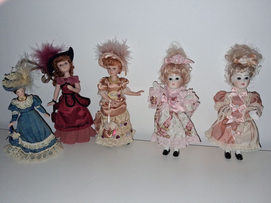 Bonecas de porcelana