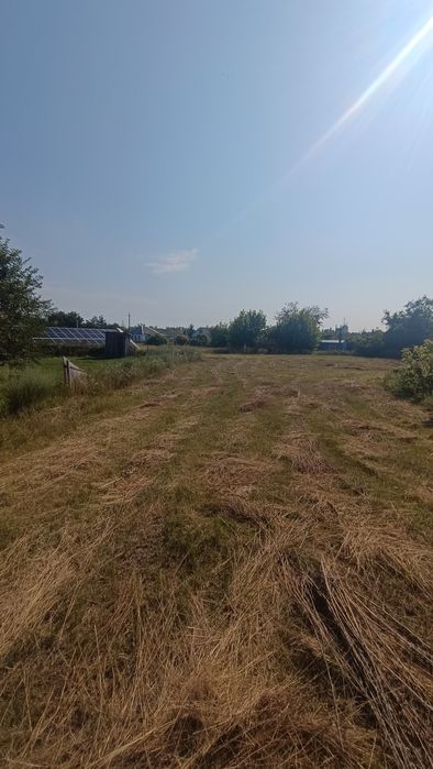 Велика ділянка в центрі села