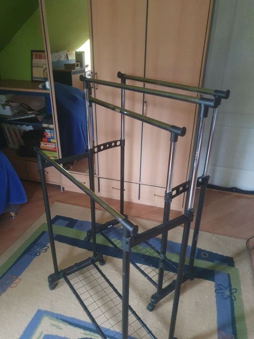 Wieszak stojacy na ubrania