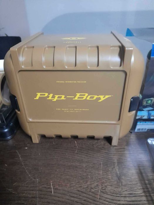 PS4 Fallout 4 Pip Boy Collectors Edition