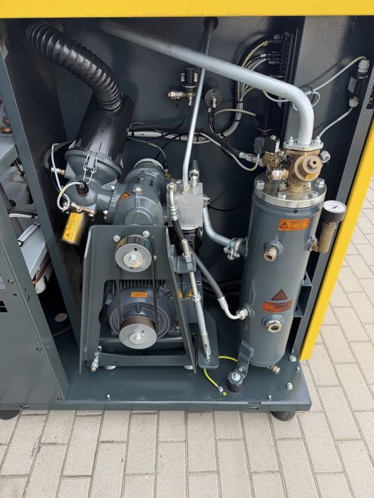 Kompresor śrubowy Kaeser SK 22T 11KW 2000L/min + osuszac powietrza