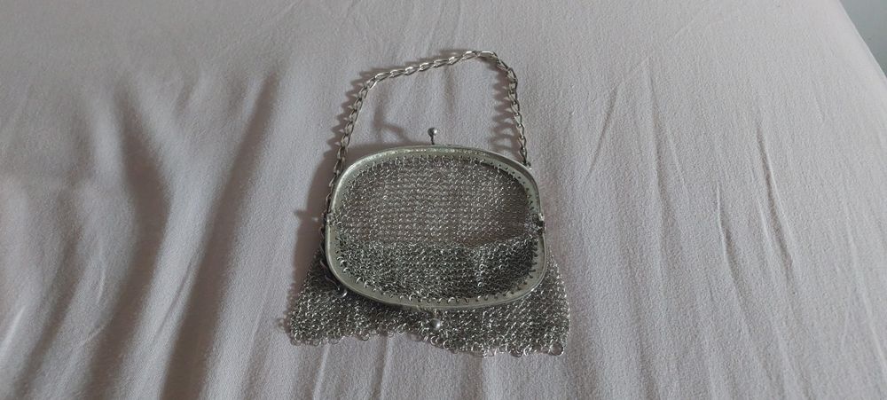 Bolsa em malha de prata