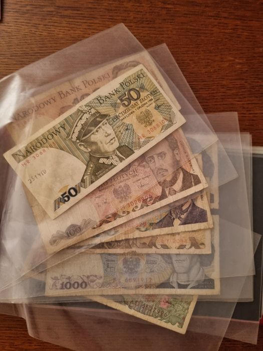Banknoty PRL  w segregatorze