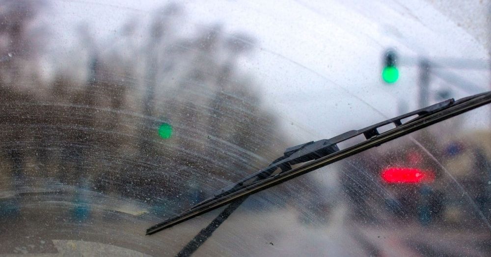 Higienização e limpeza interna de viaturas. Cristalização de vidros automotivos.
