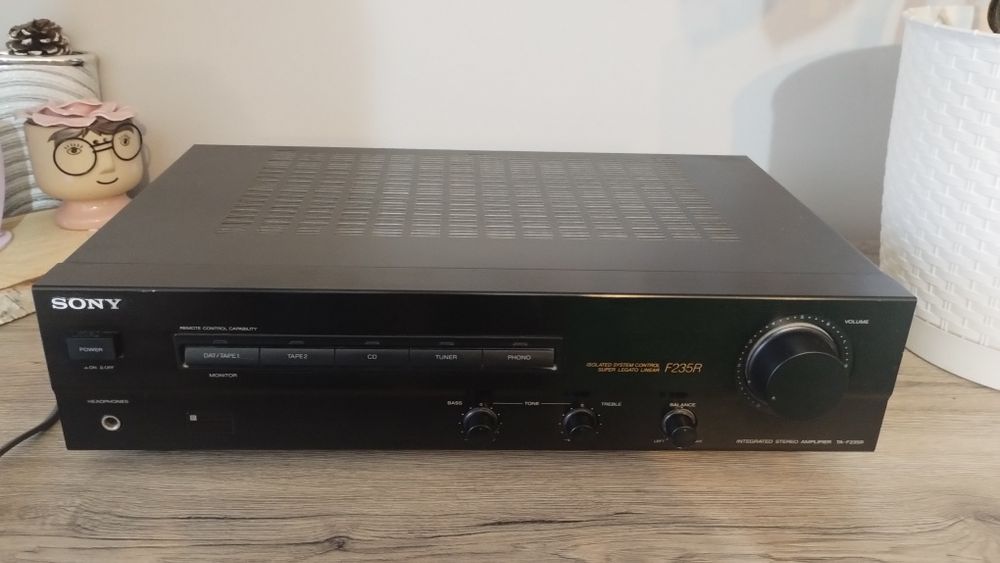 Sony F235 R wzmacniacz