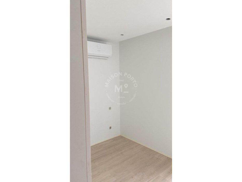 Apartamento T3 com Suite, Varanda com churrasqueira e Box de Garage...