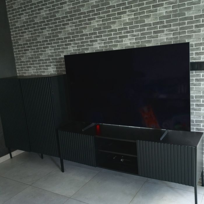 Meble komplet komosa duża i szafka pod tv lamel czarna