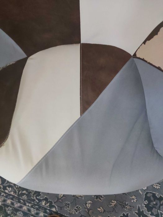 Poltrona moderna estofada