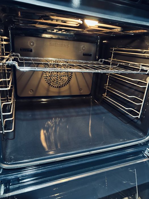 Духовий шкаф Siemens