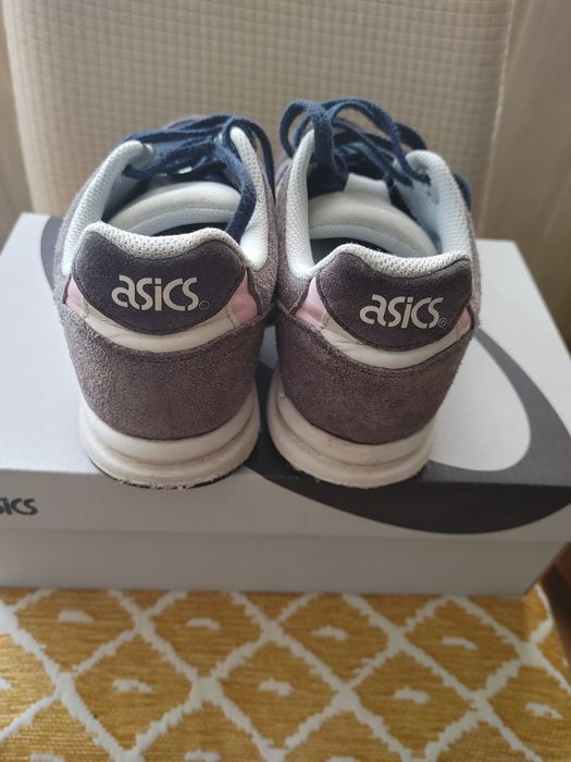 Кросівки Asics жіночі