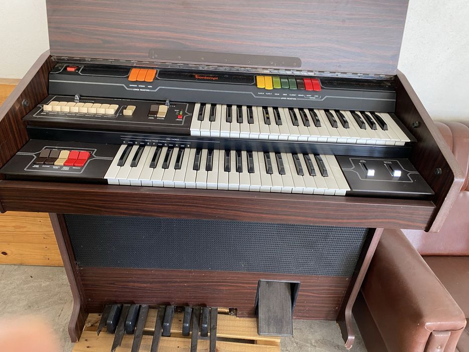 Orgao /piano  em muito bom estado