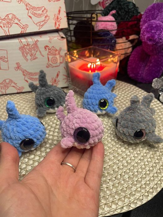 Брелочки ручної роботи, жабки, мишки, капібари, бджілки, котики, акули