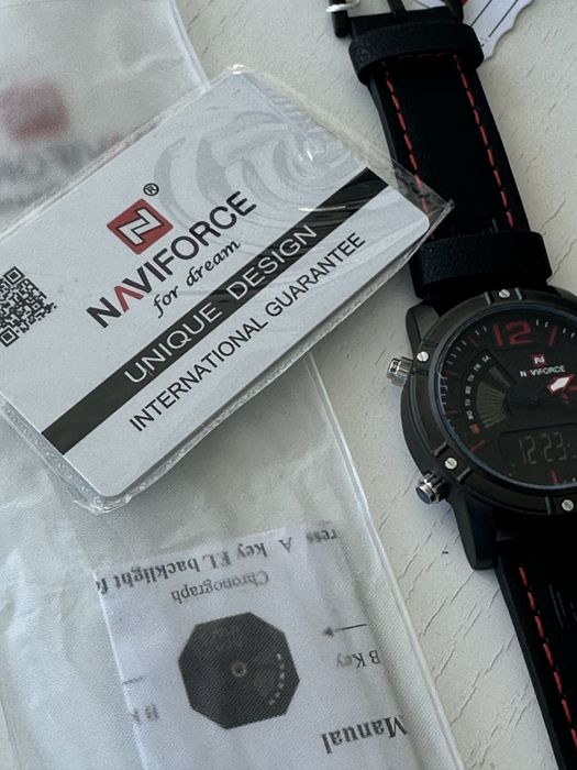 Relógio Naviforce Preto e Vermelho