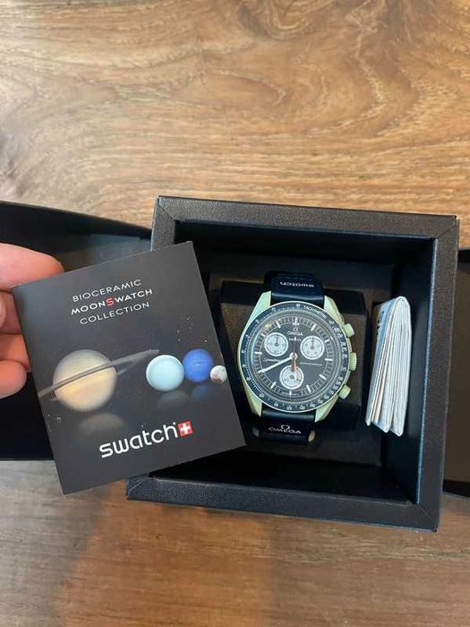 Omega x Swatch Earth SO33G100 - Diamentowy Akcent PL