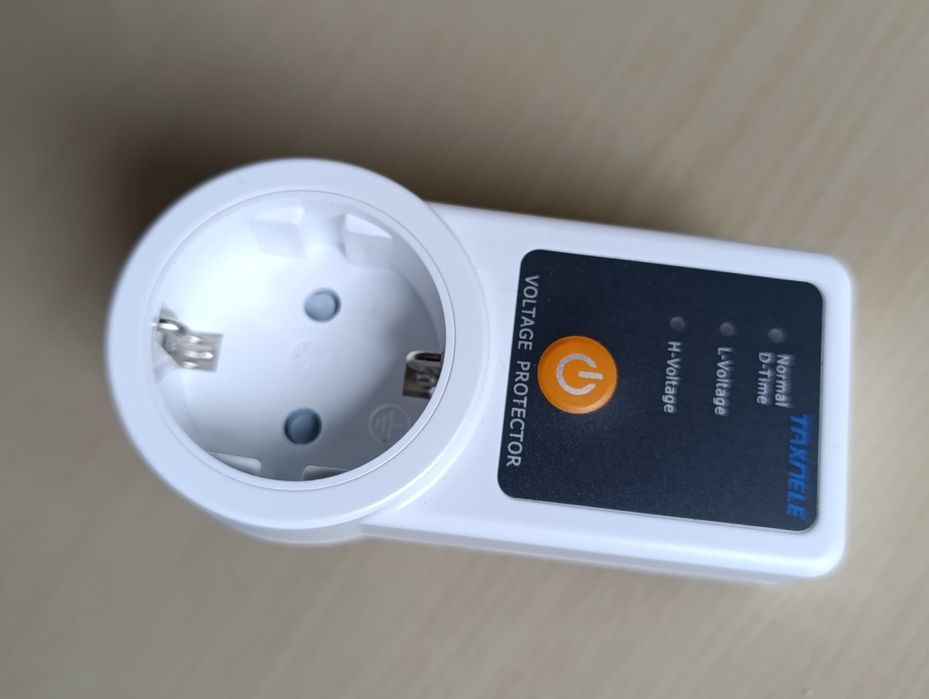 Реле захисту напруги. Підключення в розетку.