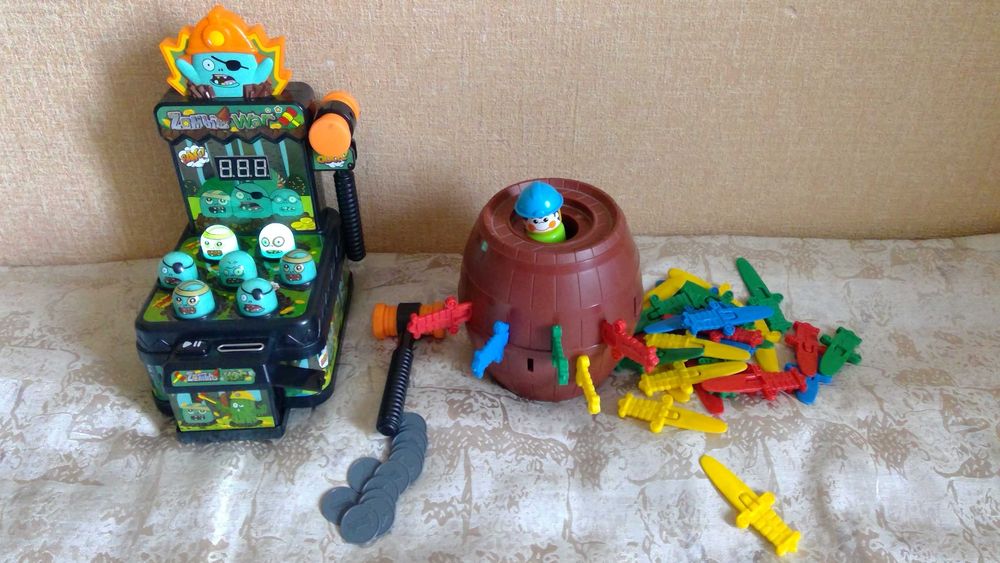 Игры настольные. развивающие головоломки