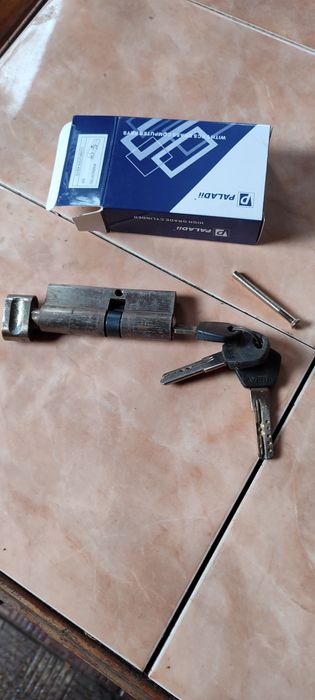 Продам секрет до замка.