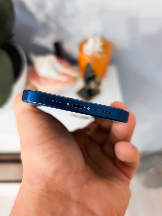 Iphone 12 stan bardzo dobry bateria 84%