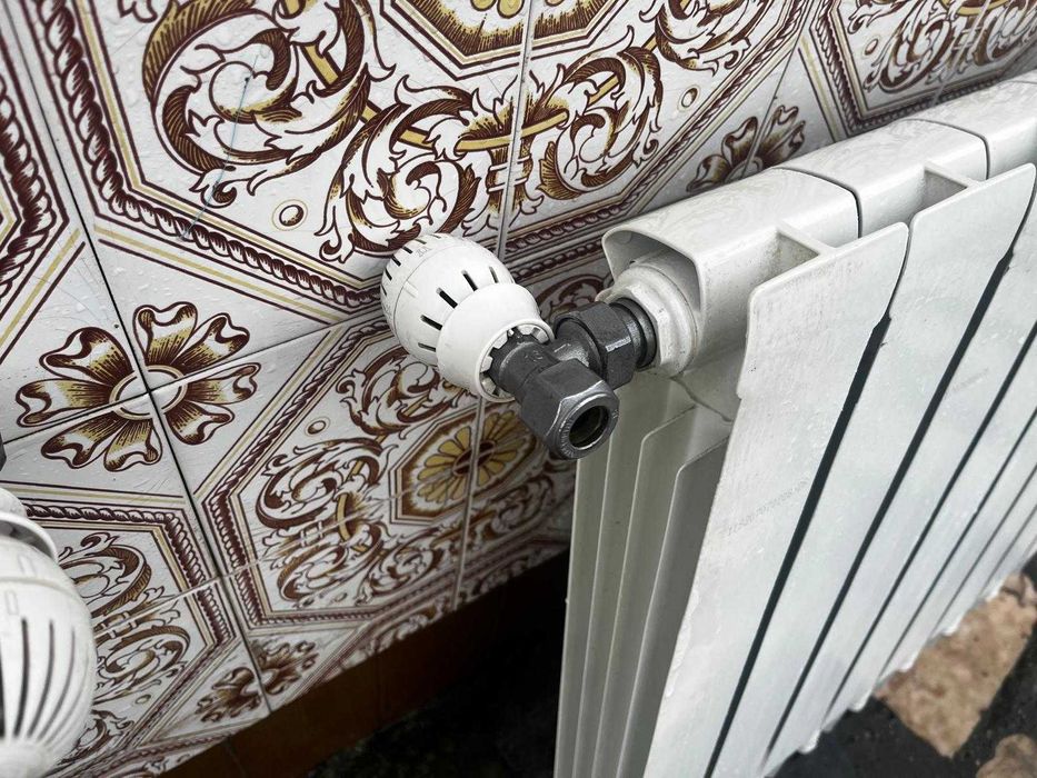 radiadores aquecimento em aluminio  parede casa