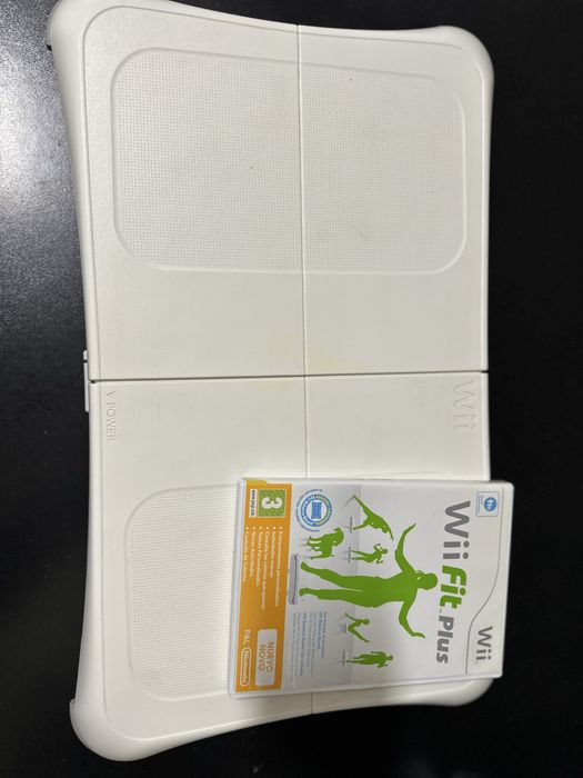 Nintendo Wii Completa + Balance Board + Wii Fit Plus + 2 Comandos
