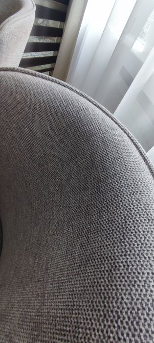 Komplet szarych 4 krzeseł tapicerowanych