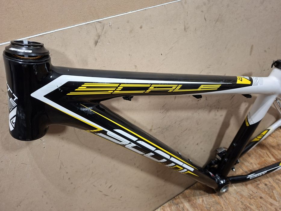 Rama Karbonowa Scott Scale 35 M trek specialized