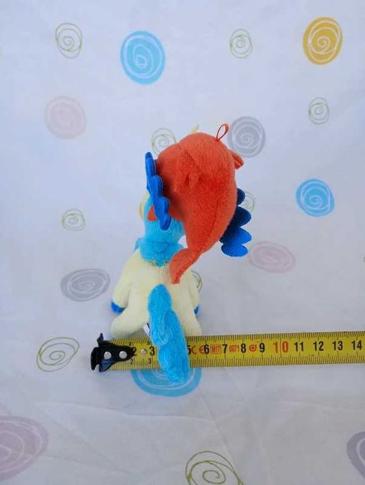 pokémon peluche do pokémon Keldeo da marca banpresto / bandai spirit