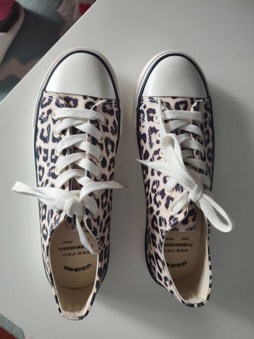 Tênis leopardo a estrear