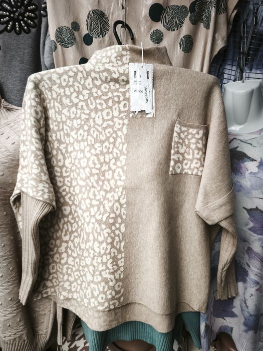 Жіночі светри кофти нарядні