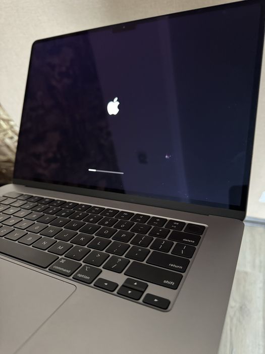 Macbook Air 15 M3 2024 8Gb/512Gb space gray | 21 цикл