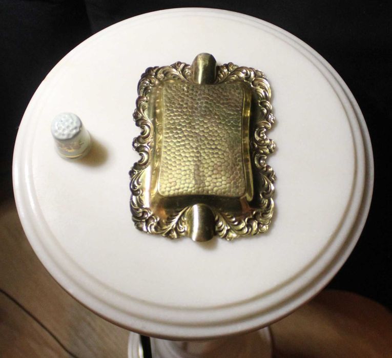 Cinzeiro vintage em latão, estilo Arts and Crafts, século passado.