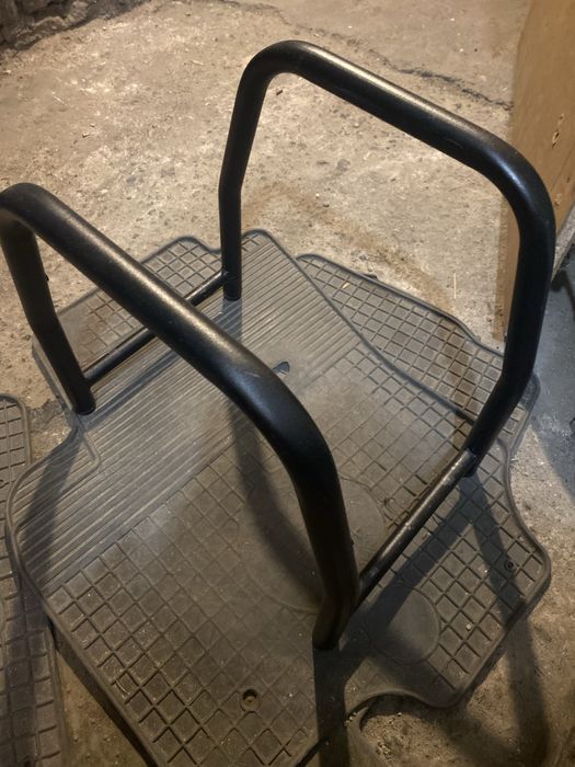 Stojak pod komputer stacjonarny