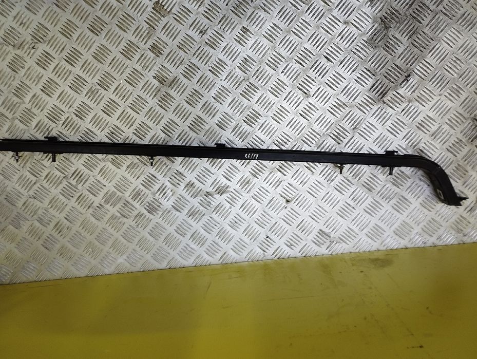 Напрямна зсувні двері Renault Trafic 3 Opel Vivaro Трафик Виваро Т3