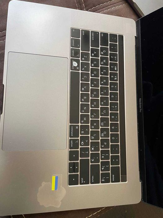 MacBook Pro 2018 під відновлення або на запчастини