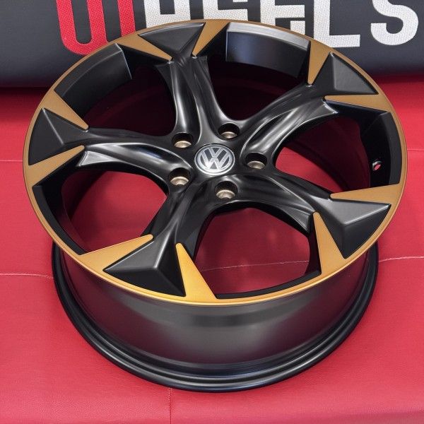 Диски Volkswagen Golf R Passat B8 R18