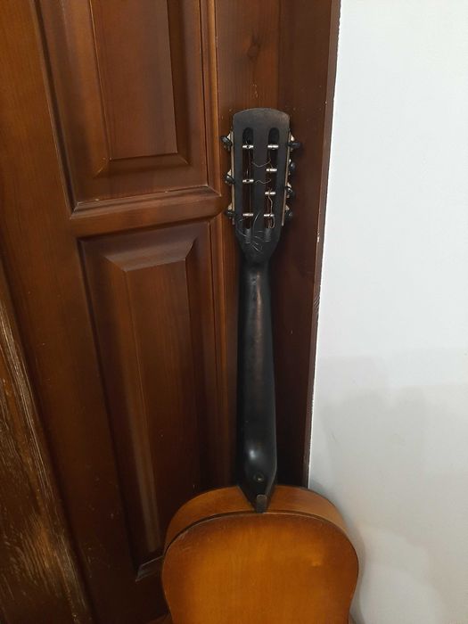 продам гитару семиструнную