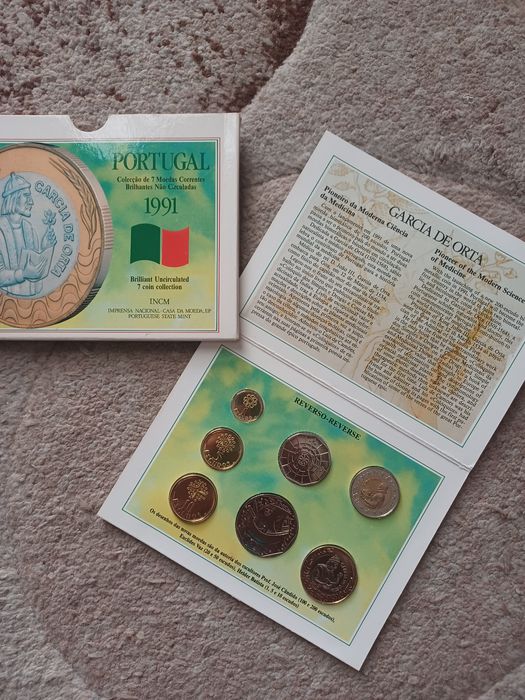 Moedas escudo Portugal - vários anos. Em caixa