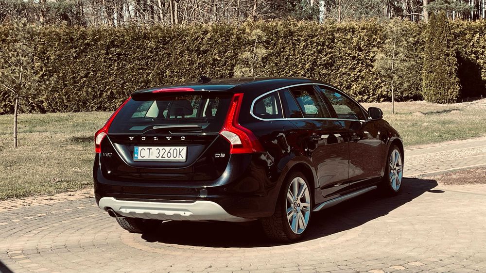 Volvo V60 Momentum diesel 2.0 163KM automat felgi 18 cali