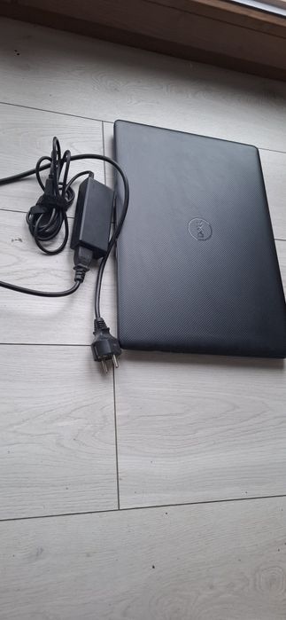 Dell Vostro 3580  15,6 cala IPS Intel Core i5 8 gen.