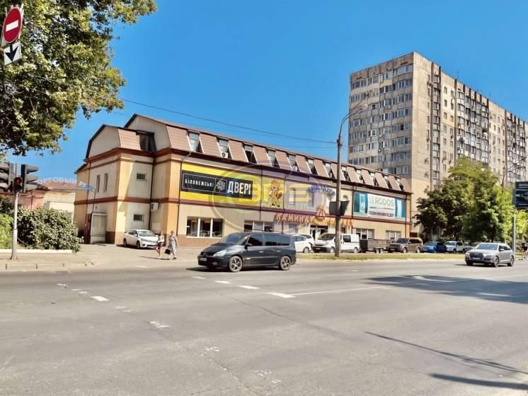 Продам рабочий торгово-офисный центр