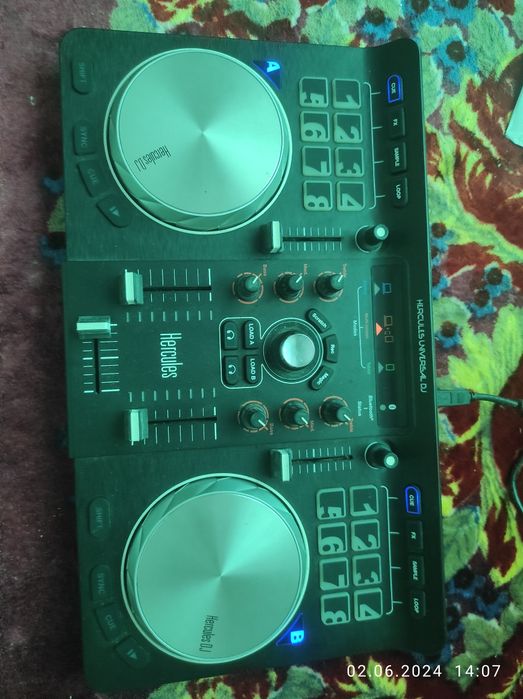 Продам Дж машина