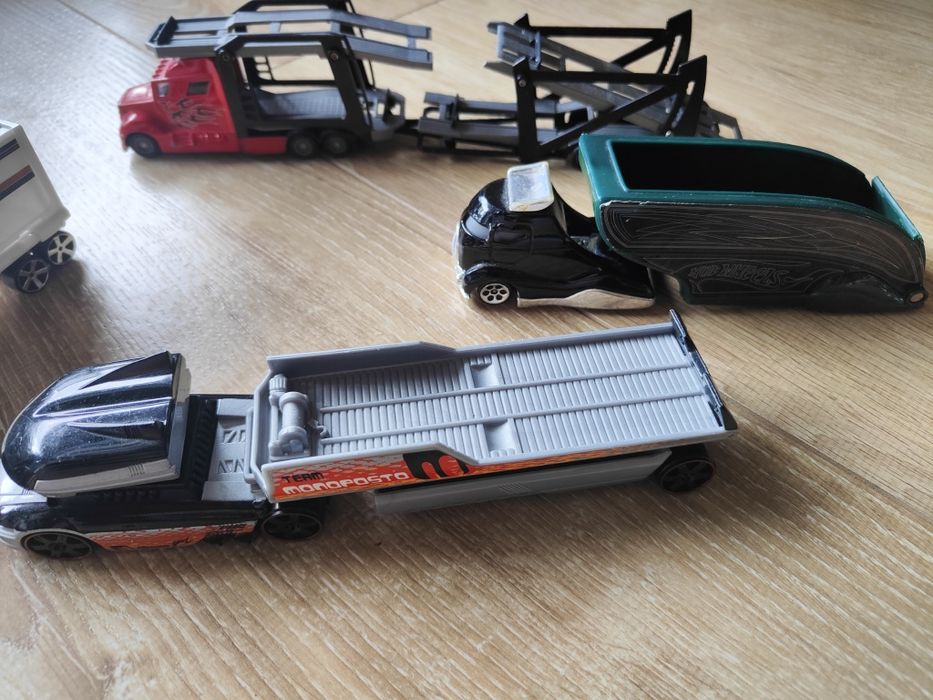 Zabawki 3 ciężarówki  hotwheels